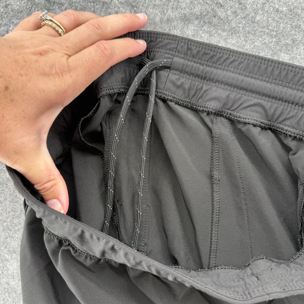 Second Skin Athletic Shorts Mens Med Black Elastic Waist Pockets Training Gym - Picture 10 of 15